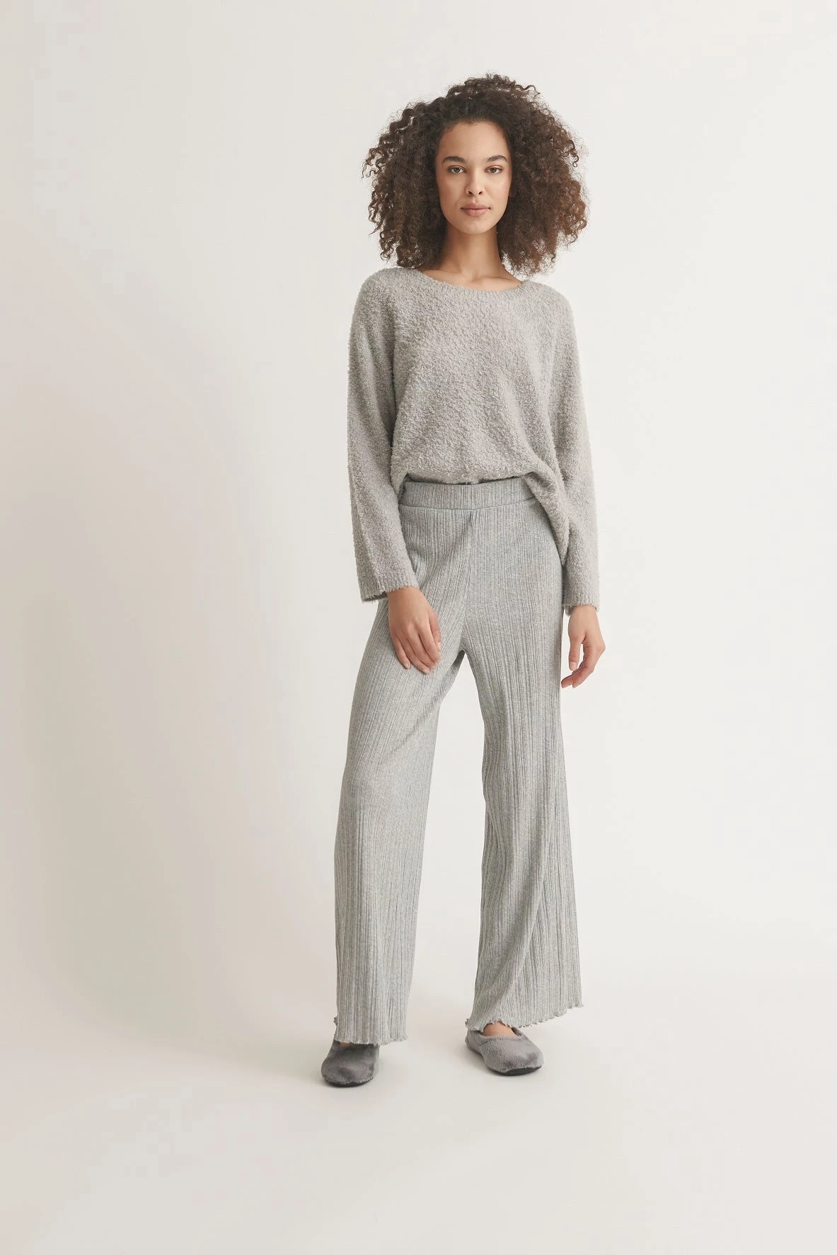 OSS Scarlet Pullover 1 OSS Scarlet Pullover